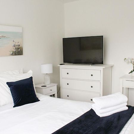 Lovely Bungalow Close To Beach Villa เพรสตาติน ภายนอก รูปภาพ